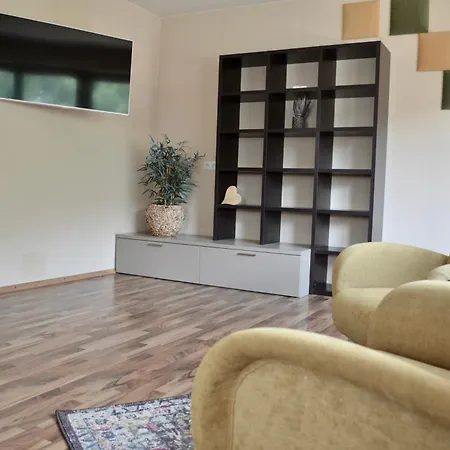 Hollys Apartman