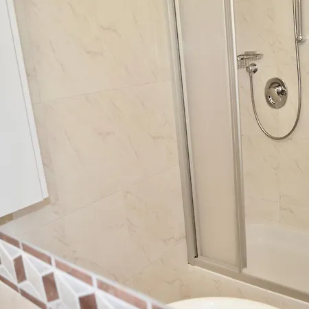 Apartman Hollys