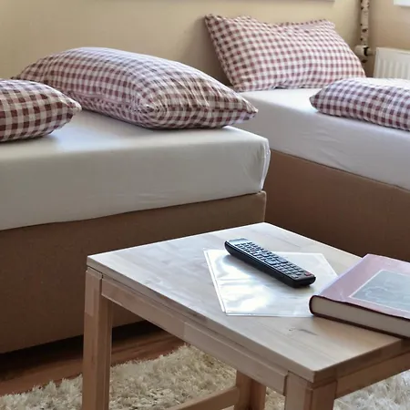 Apartman Hollys