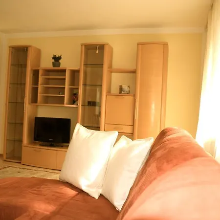 Hollys Apartment *